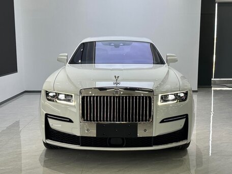 2025 Rolls-Royce Ghost Extended II Рестайлинг (Series II), белый, 43000000 рублей, вид 2
