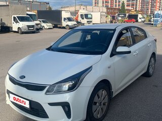 2017 Kia Rio III Рестайлинг, белый, 1270000 рублей, вид 1