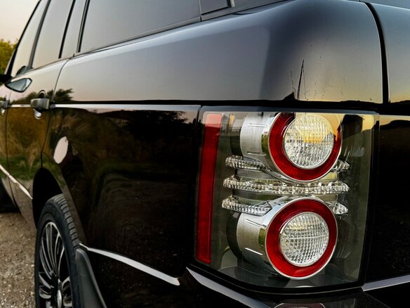 2011 Land Rover Range Rover III Рестайлинг 2, коричневый, 1830000 рублей - вид 16