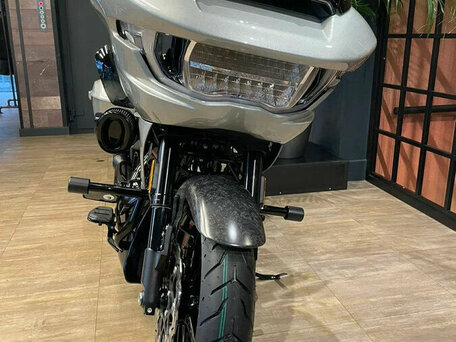 2025 Harley-Davidson CVO Road Glide ST, серебристый, 6200000 рублей, вид 5
