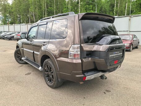 2017 Mitsubishi Pajero IV Рестайлинг 2, коричневый, 2659000 рублей, вид 5