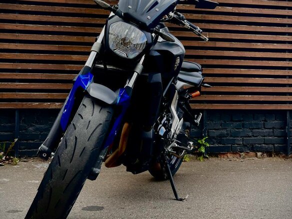 2014 Yamaha MT-07 (FZ-07), серый, 500000 рублей - вид 3