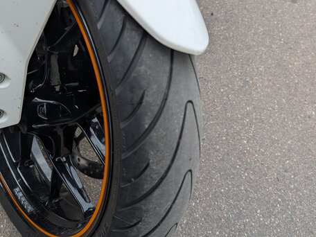 2013 KTM 690 Duke, белый, 385000 рублей, вид 2