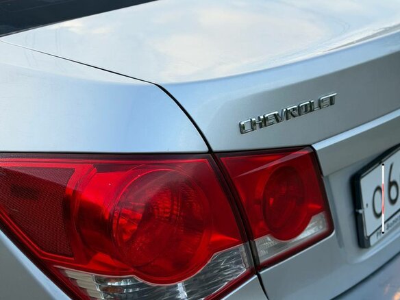 2010 Chevrolet Cruze I, серый - вид 1