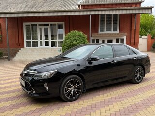 2016 Toyota Camry VII (XV50) Рестайлинг, чёрный, 2150000 рублей, вид 1