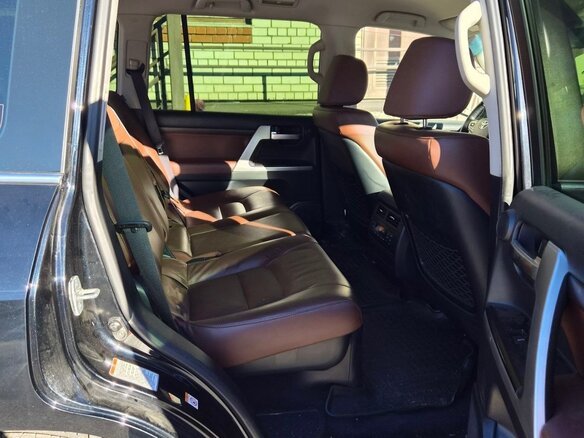 2016 Toyota Land Cruiser 200 Series Рестайлинг 2, чёрный, 5750000 рублей - вид 17