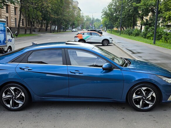 2020 Hyundai Elantra VII (CN7), синий, 1950000 рублей - вид 4