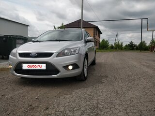 2011 Ford Focus II Рестайлинг, серебристый, 550000 рублей, вид 1