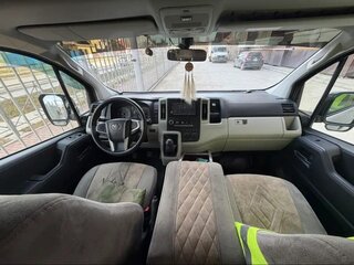 2020 Toyota HiAce H300, серый, 5000000 рублей, вид 3