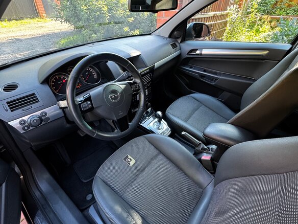 2010 Opel Astra H Рестайлинг, серый, 330000 рублей - вид 5
