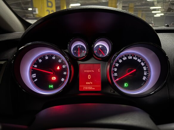 2012 Opel Astra GTC J Рестайлинг, белый, 750000 рублей - вид 9