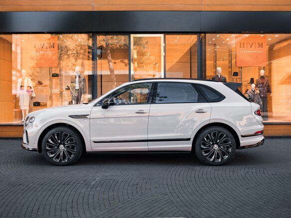 2026 Bentley Bentayga I Рестайлинг, серый, 45900000 рублей - вид 4