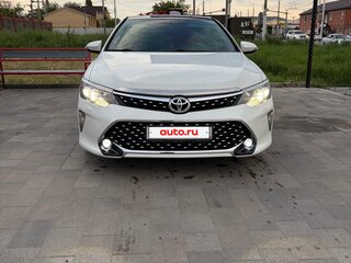 2017 Toyota Camry VII (XV50) Рестайлинг, белый, 2160000 рублей, вид 3