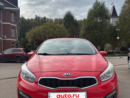 2015 Kia Ceed II Рестайлинг, красный, 1100000 рублей, вид 3