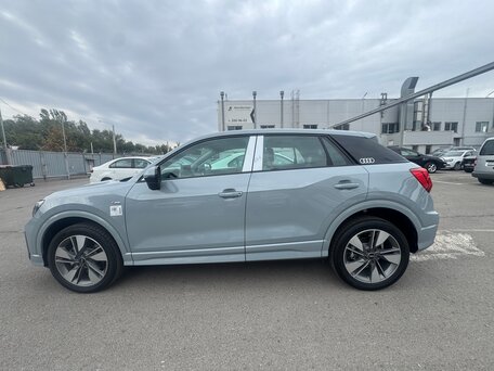 2026 Audi Q2 L 35 TFSI I Рестайлинг, серый, 3300000 рублей, вид 5
