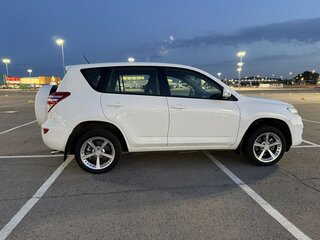 2010 Toyota RAV4 III (XA30) Рестайлинг, белый, 1450000 рублей, вид 3