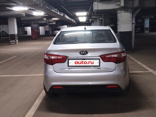 2014 Kia Rio 6-speed III, белый, 800000 рублей, вид 4