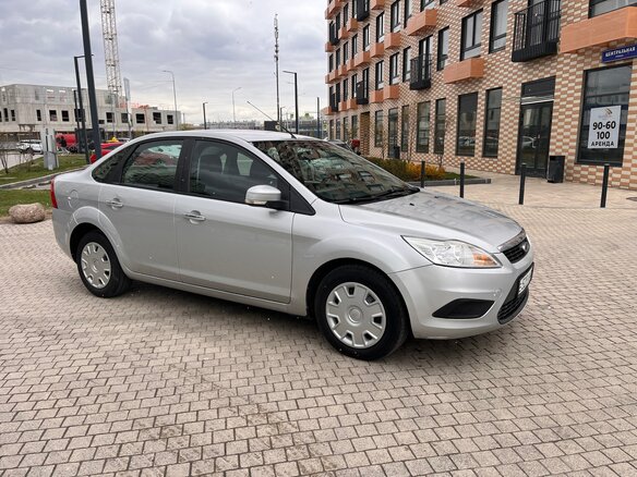 2010 Ford Focus II Рестайлинг, серебристый, 469000 рублей - вид 12