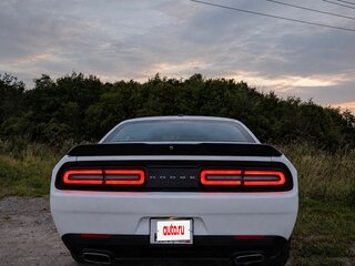 2016 Dodge Challenger III Рестайлинг 2, белый, 3300000 рублей, вид 4
