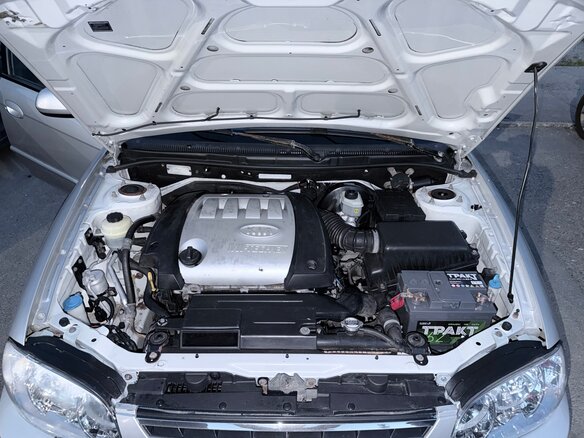 2006 Kia Spectra I Рестайлинг 2, серебристый, 300000 рублей - вид 5