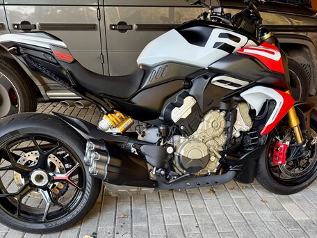 2026 Ducati Diavel, красный, 3800000 рублей, вид 3