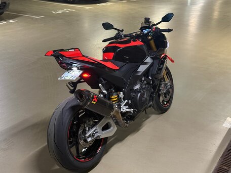 2025 Aprilia Tuono V4, красный, 2250000 рублей, вид 3