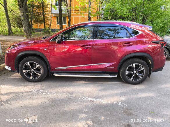 2015 Lexus NX 300h I, красный, 3100000 рублей - вид 2