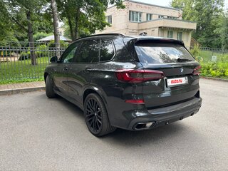 2021 BMW X5 40d IV (G05/G18), чёрный, 7900000 рублей, вид 4