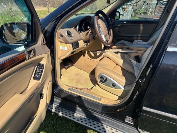 2010 Mercedes-Benz M-Класс 350 II (W164) Рестайлинг, чёрный, 1550000 рублей - вид 4
