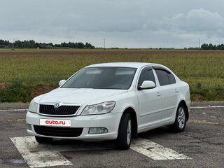 2013 Skoda Octavia II (A5) Рестайлинг, белый, 600000 рублей, вид 1