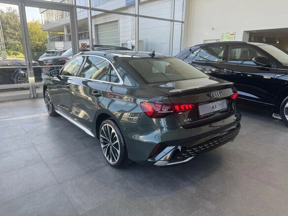 2026 Audi A3L 35 TFSI IV (8Y) Рестайлинг, зелёный, 4399000 рублей - вид 3