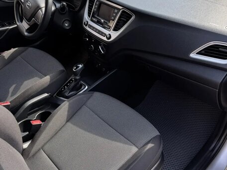 2019 Hyundai Solaris II, серебристый, 1260000 рублей, вид 4