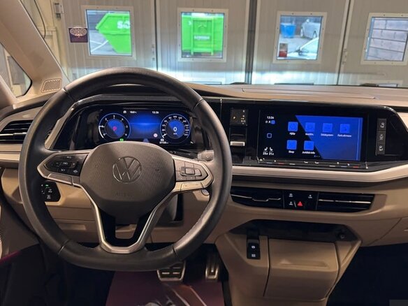 2023 Volkswagen Multivan Long T7, чёрный, 5650000 рублей - вид 9