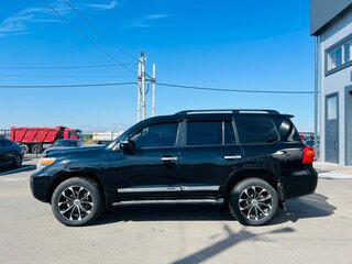 2012 Toyota Land Cruiser 200 Series Рестайлинг 1, чёрный, 4549900 рублей, вид 3