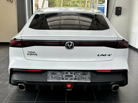 2023 Changan UNI-V I, белый, 2000000 рублей, вид 5
