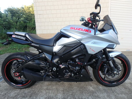 2021 Suzuki GSX-S 1000S Katana, серебристый, 1100000 рублей, вид 2