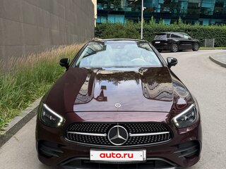 2022 Mercedes-Benz E-Класс 300 V (W213, S213, C238) Рестайлинг, красный, 5200000 рублей, вид 2