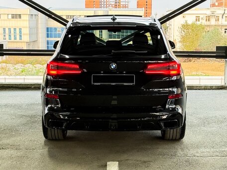 2021 BMW X5 40i IV (G05/G18), чёрный, 6650000 рублей, вид 5