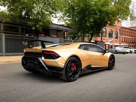 2018 Lamborghini Huracán Performante I, золотистый, 20500000 рублей, вид 5
