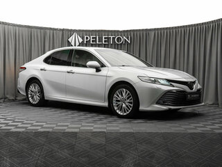 2019 Toyota Camry VIII (XV70), белый, 2840000 рублей, вид 2