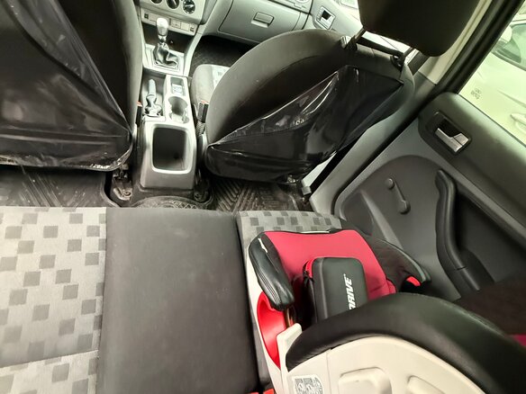 2008 Ford Focus II Рестайлинг, красный, 400000 рублей - вид 17