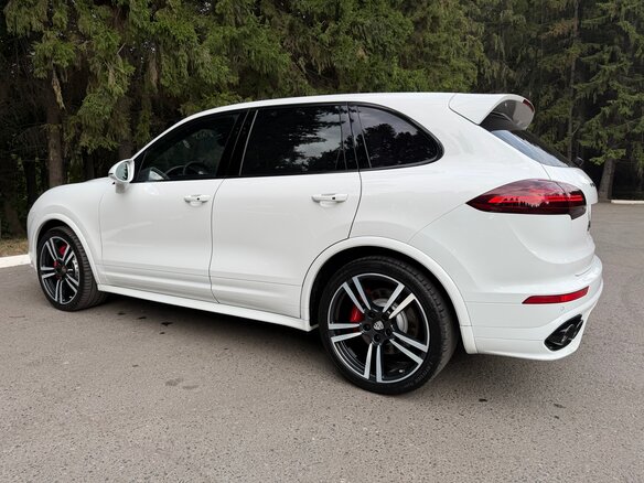 2015 Porsche Cayenne GTS II Рестайлинг (958), белый, 3780000 рублей - вид 11
