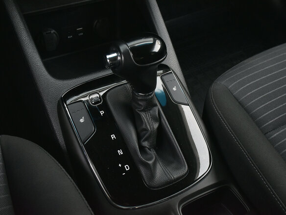 2019 Kia Cerato III Рестайлинг (Classic), серебристый, 1450000 рублей - вид 13