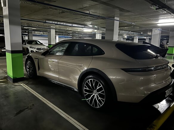 2022 Porsche Taycan 4S Cross Turismo I, бежевый, 10050000 рублей - вид 9