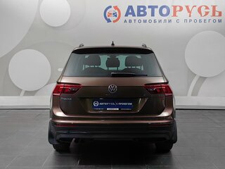2019 Volkswagen Tiguan II, коричневый, 1717000 рублей, вид 4