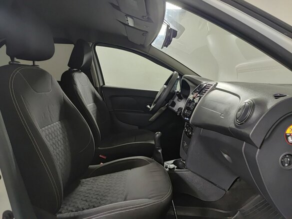 2017 Renault Logan II, белый - вид 10