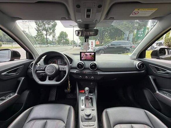2022 Audi Q2 L 35 TFSI I Рестайлинг, серебристый, 1630000 рублей - вид 9