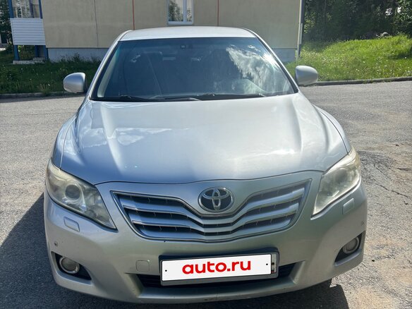 2011 Toyota Camry VI (XV40) Рестайлинг, серебристый, 1349000 рублей - вид 2