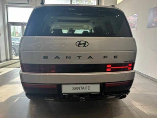 2025 Hyundai Santa Fe V (MX5), серебристый, 7048800 рублей, вид 3