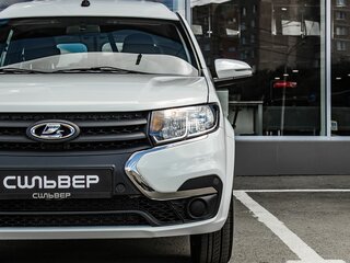 2026 Lada (ВАЗ) Largus I Рестайлинг, белый, 1637000 рублей, вид 2